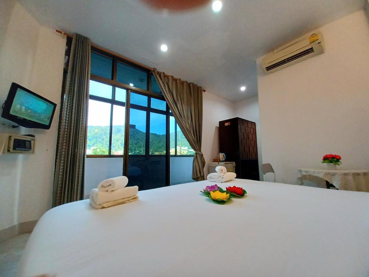 Happy Holidays Hotel Patong Extérieur photo